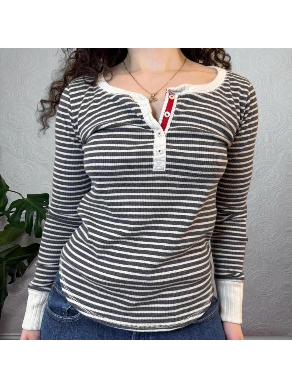 Y2K Abercrombie & Fitch Gray & White Strip Long Sleeve Med Henley Bella Swan